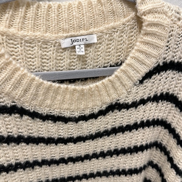 Oversized striped sweater - Picture 2 of 4